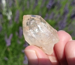 Citrín krystal přírodní 21,4 g - SVĚTELNÝ DUHOVÝ CHRÁM