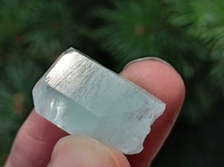 Akvamarín krystal extra kvalita 8,6 g - POHLED DO NITRA
