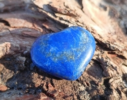 Lapis lazuli SRDCE 7 g 